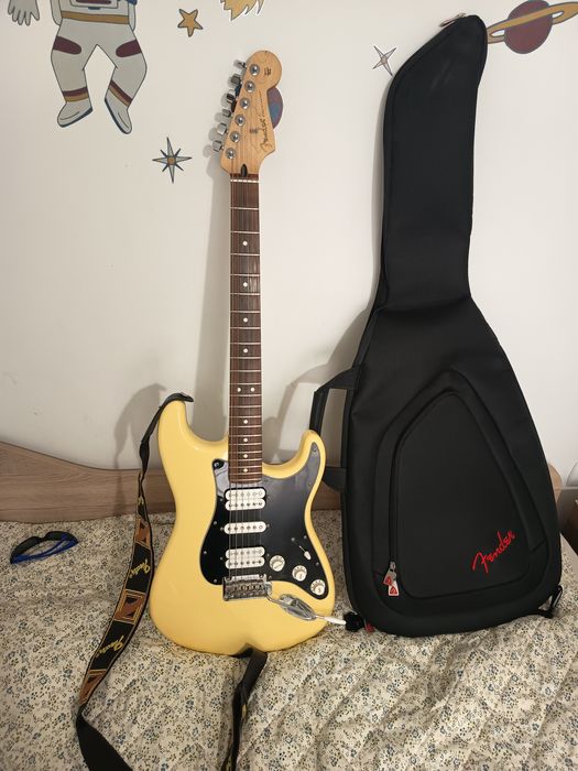 Fender player Stratocaster HSH