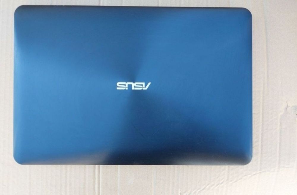 Laptop Asus X555L i7