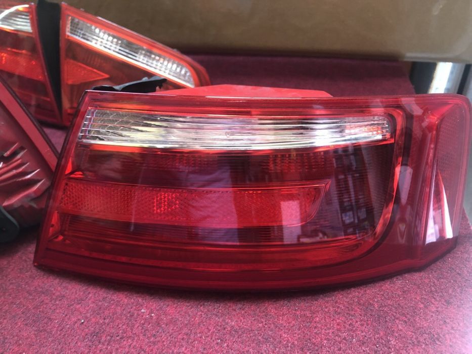 Стопове за Ауди А5 Audi A5 имам два комплекта оригинални 8t0945094