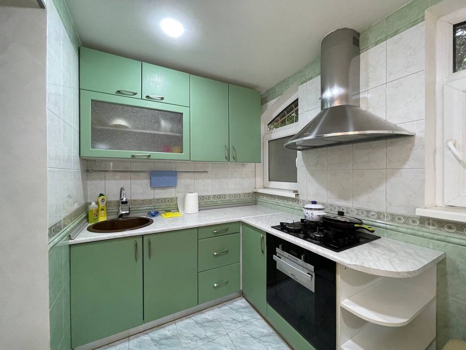 Гидрометцентр. 1в2комн.  2этаж. 42м2.  Меб и тех