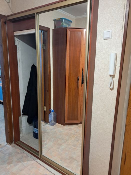 Продам двери, зеркало