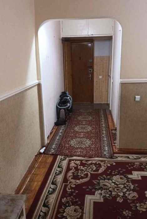 Срочно сотилади 1 ком квартира