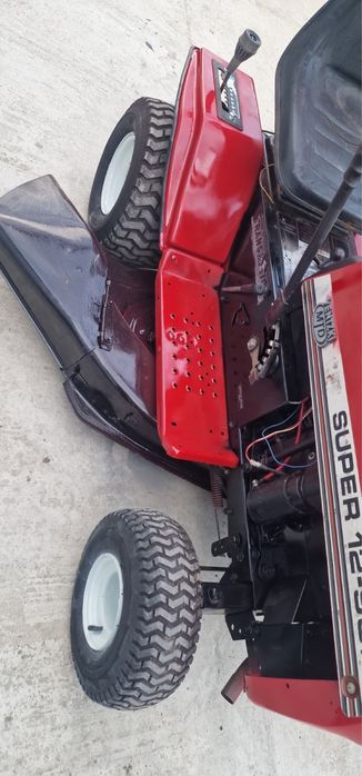 Tractoras de taiat iarba MTD 12-96 IC - 12 cai evacuare laterala