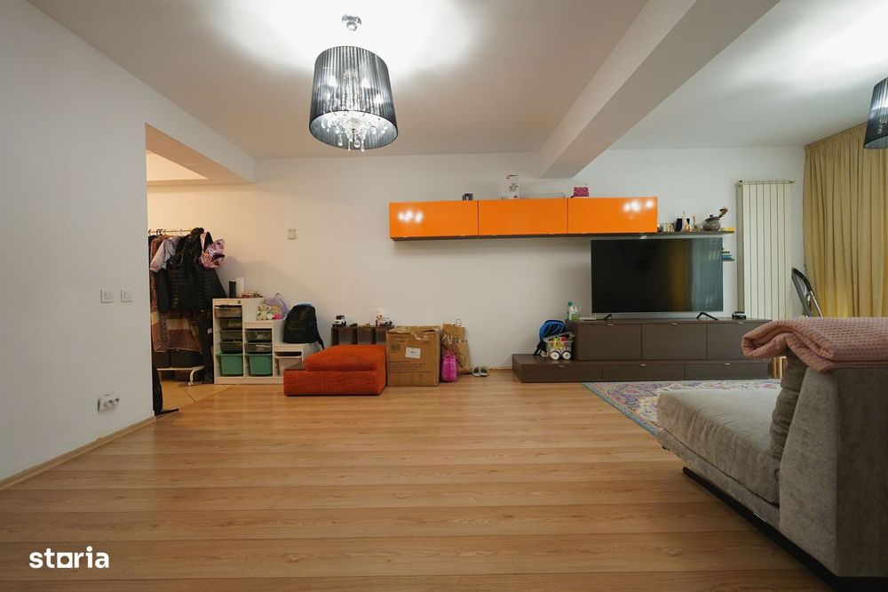 Vila 5 camere, Piscina, Cartier Domus, Pipera, acces rapid A3