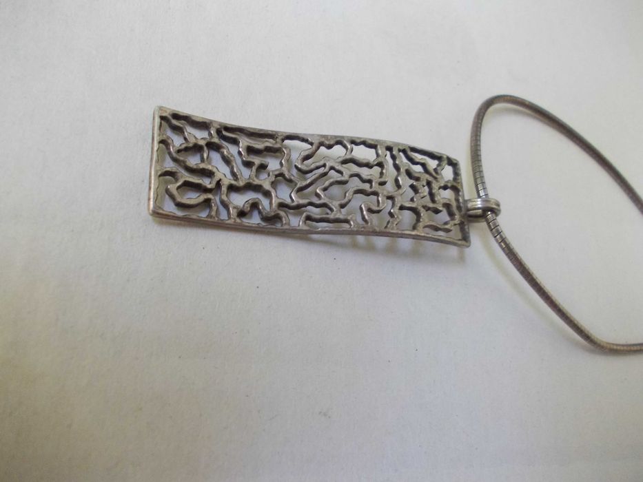 Lant cu medalion pandantiv vechi din argint 1