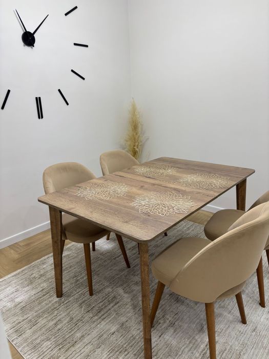 Продам стол цена 80000