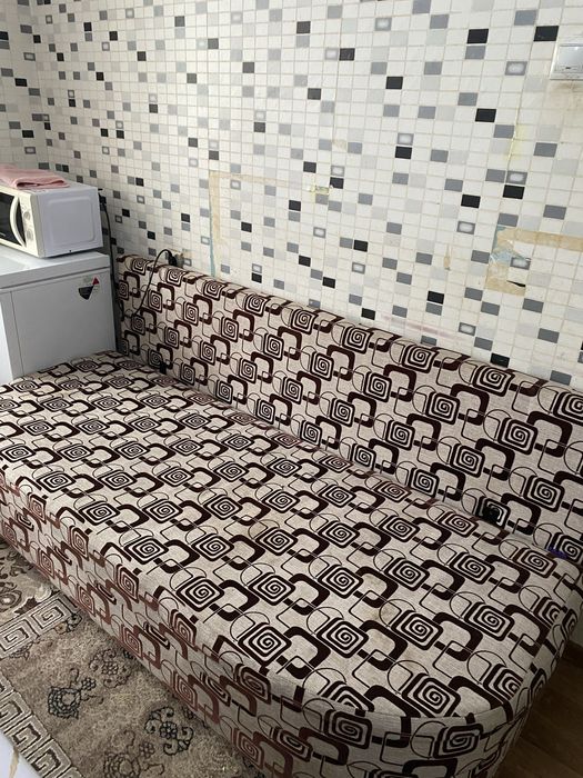 диван срочно продам