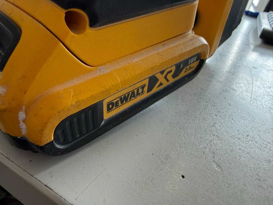 Акумулатор такер Dewalt DCN 890