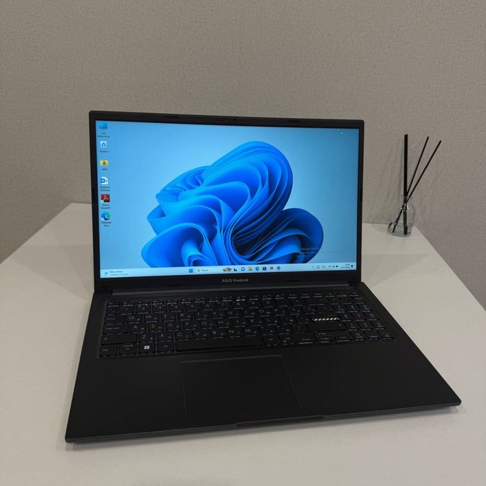 ноутбук Asus новый