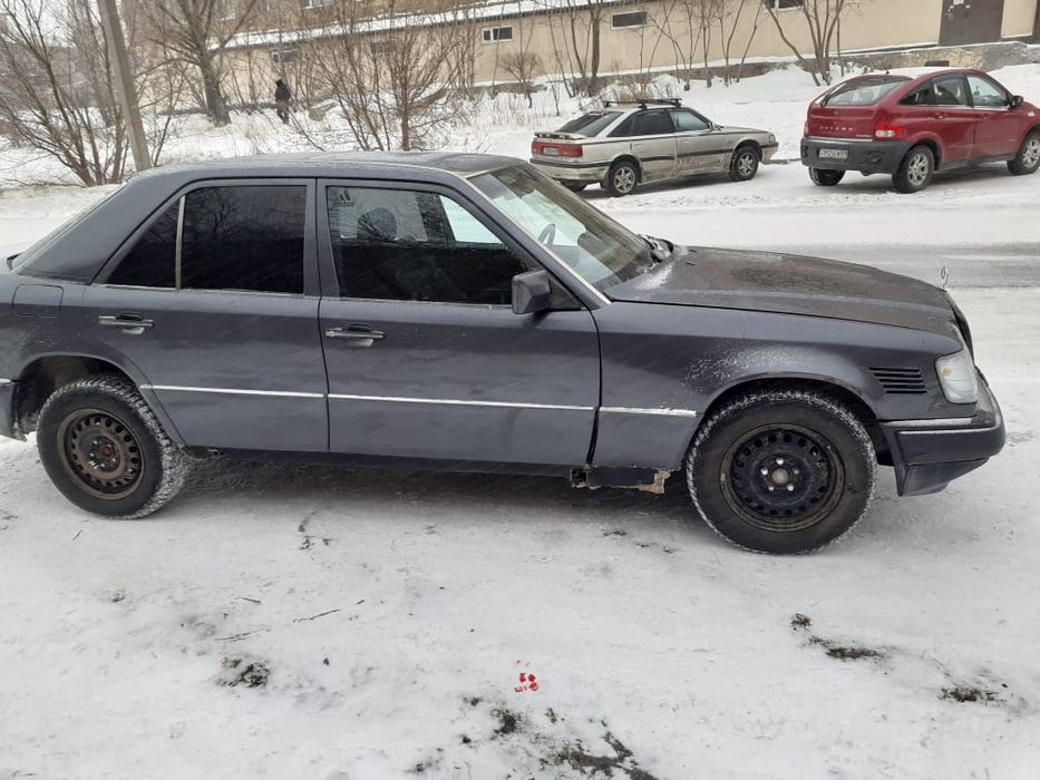 Продам машину мер 124