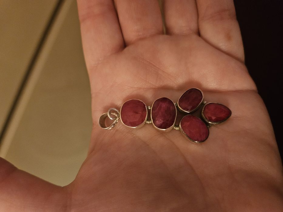 Vând pandant superb din argint 925 si rubine