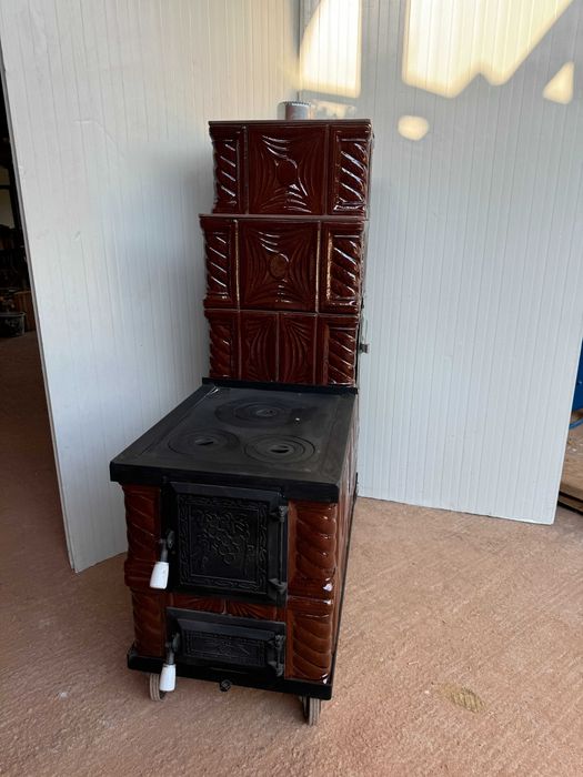 Soba de teracota 5 randuri de teracota pe roti cu plita mare si cuptor