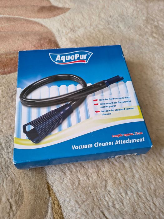 Furtun aspirator adaptat pentru spatii înguste