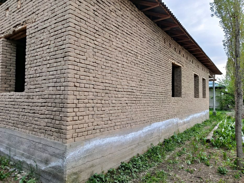Yuqori Chirchiq tumani Yangibozorda 5 yarim sotoxli uchastka sotiladi