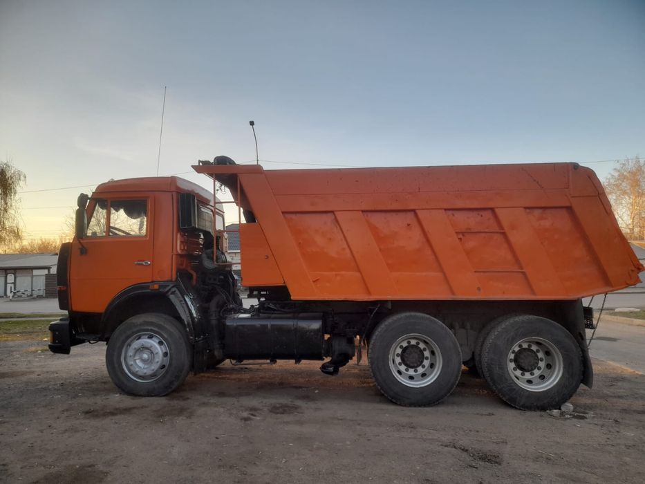 Камаз оранжевый