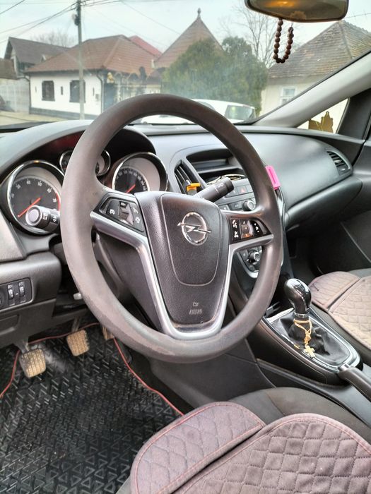 Opel Astra J 2014
