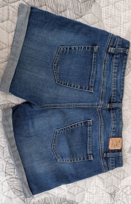 Къси дънкови панталони