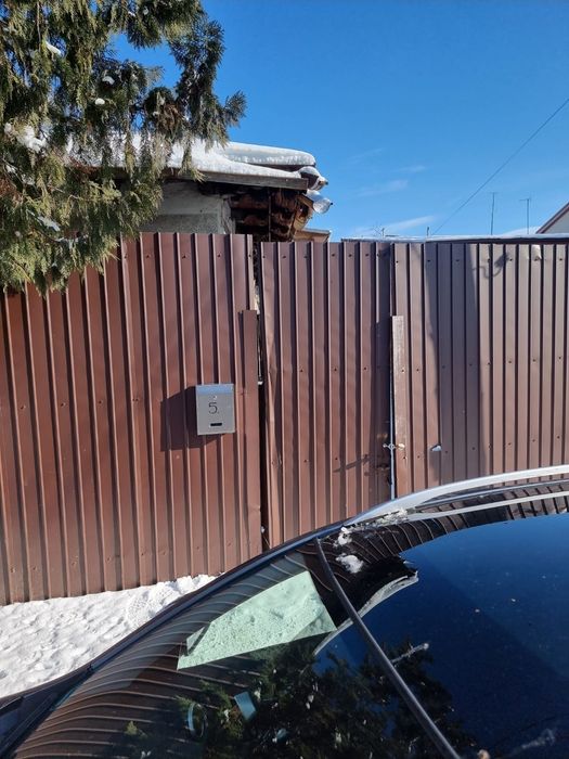 Teren Eroii Revolutiei  159 mp cu casa veche