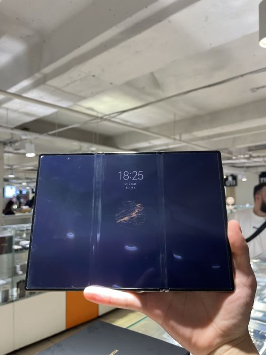 Huawei mate XT ultimate design