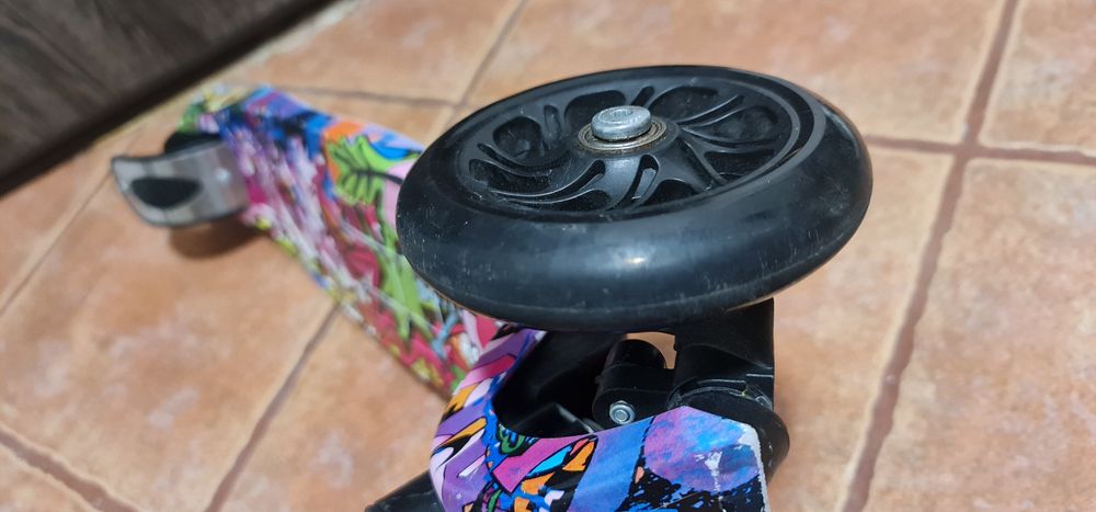 Trotineta din Aluminiu Lean&Steer Multicolora