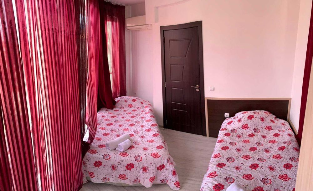 Дава се под наем Тристаен апартамент в Бургас, Лазур - 80 кв.м за 510 € - Снимка #3