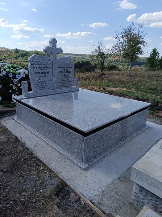 Morminte monumente funerare