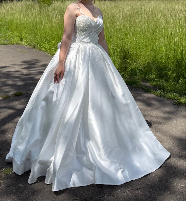 Rochie mireasa cu trena