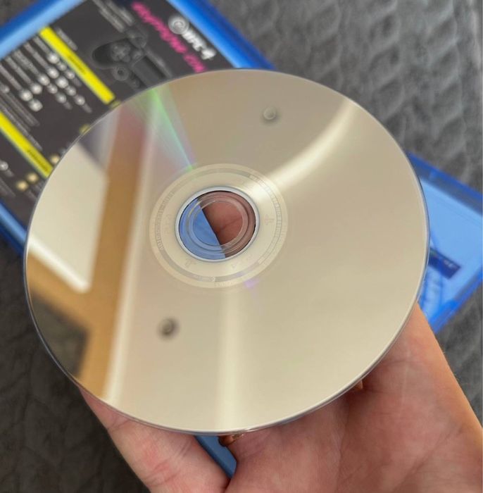 продам UFC 4 ps4/ps5