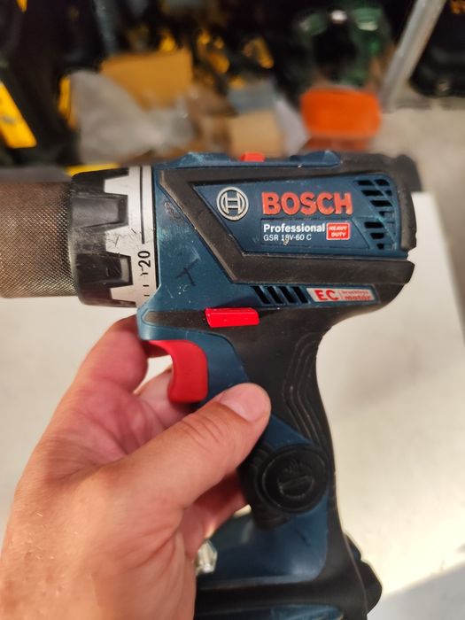 Безчетков акумулаторен винтоверт Бош Bosch GSR 18V-60 C + 3Ah