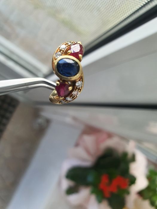 Inel aur 18 k cu safir albastru naturalcentral
