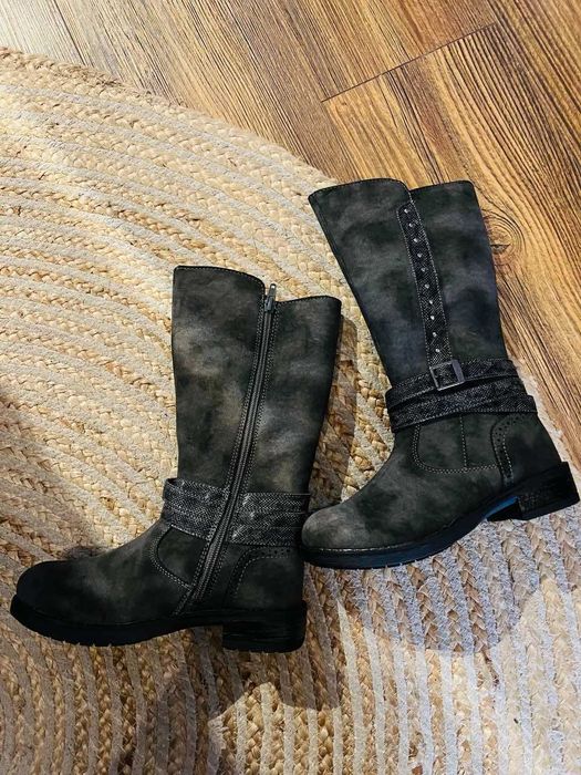 Продавам нови детски обувки