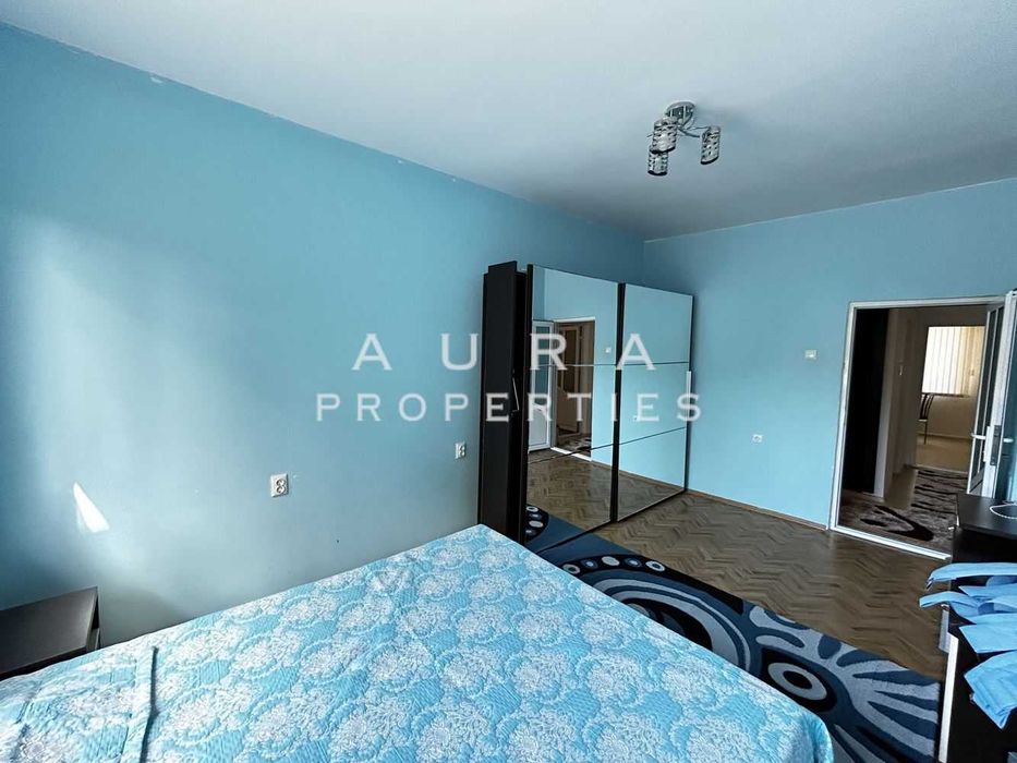 Дава се под наем Тристаен апартамент в Разград, Център - 100 кв.м за 561 € - Снимка #12