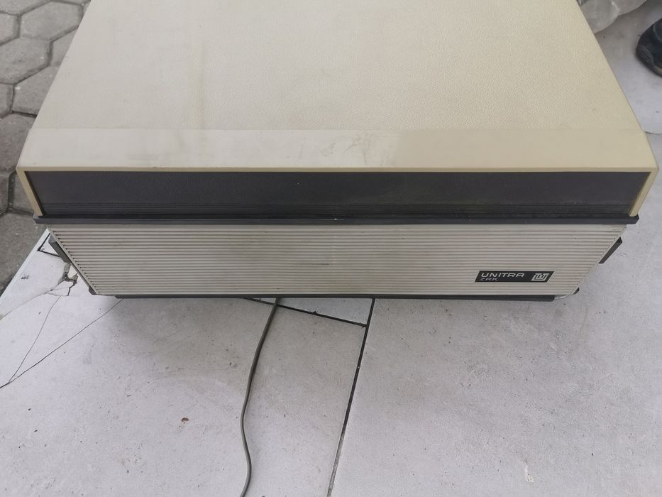 Магнетофон. UNITRA. Ролките подарак.