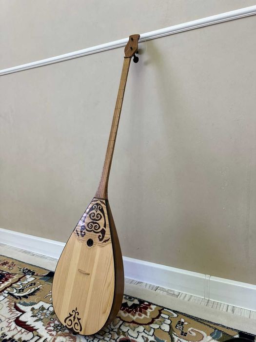 Домбыра сатылады!