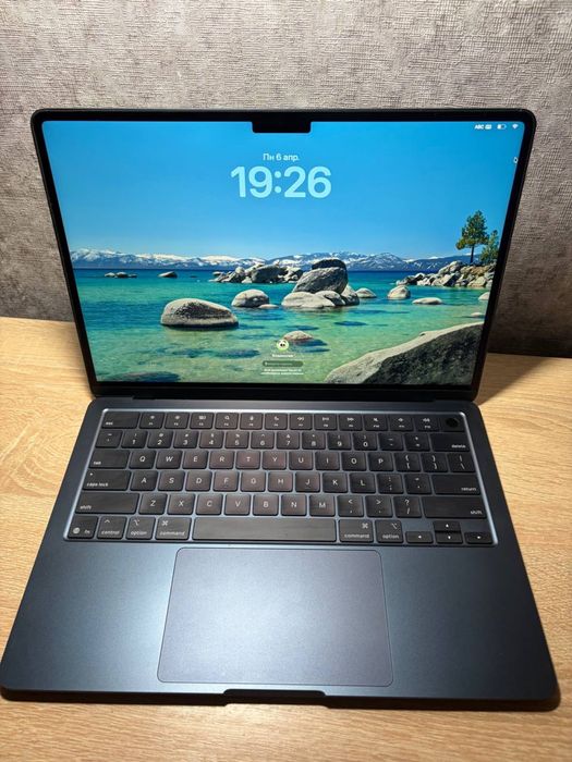 MacBook Air M4 13,6