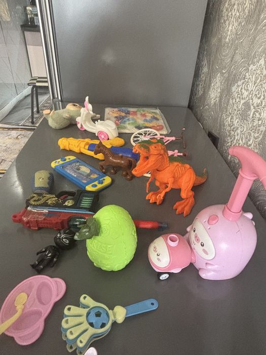 Продам игрушки 4000
