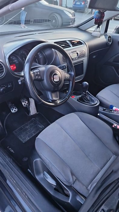 ПРОДАВА СЕ  Сеат ЛЕОН 1.6 бензин 105к.с.