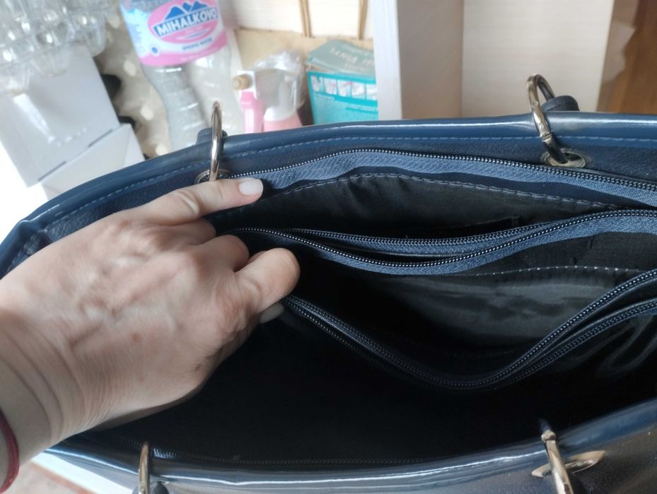 Дамска чанта,цвят тъмно син