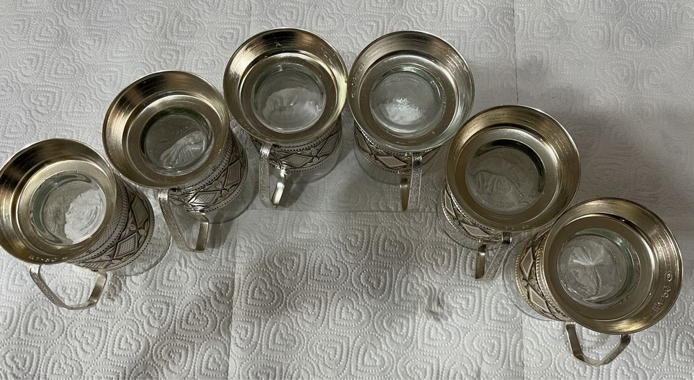 Pahare  in suport de aluminiu