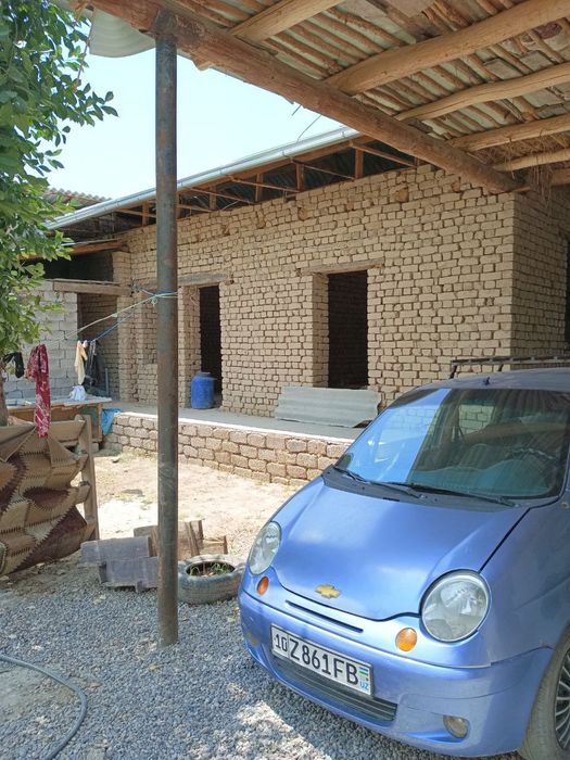 Учаска сотилади 7,2 сотих, 5 хонали уй. Куйлук бозордан 25 км.