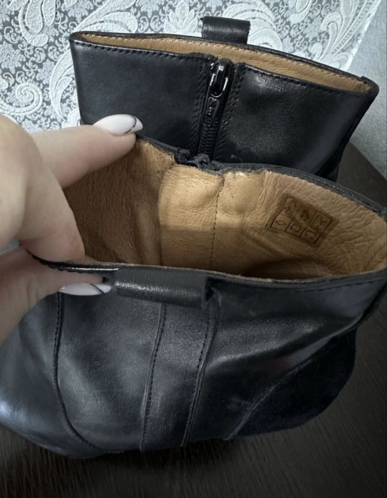 Продам ботильоны кожа