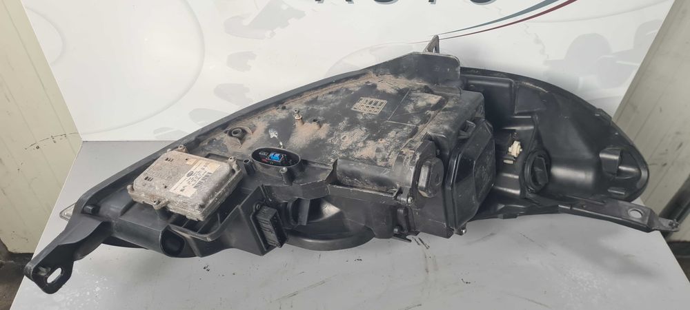 Фар Peugeot 407 coupe xenon