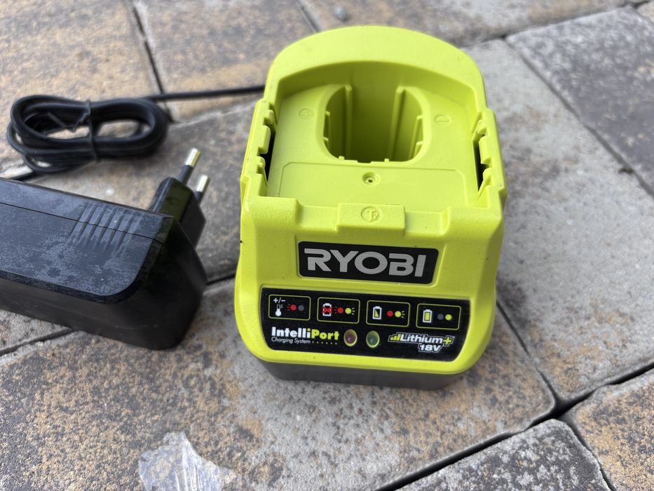 Baterie Ryobi 2a, Incarcator