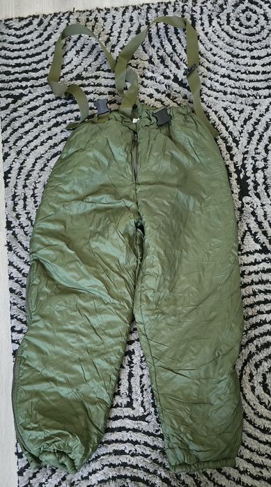Pantaloni costum termic  militar diferite marimi