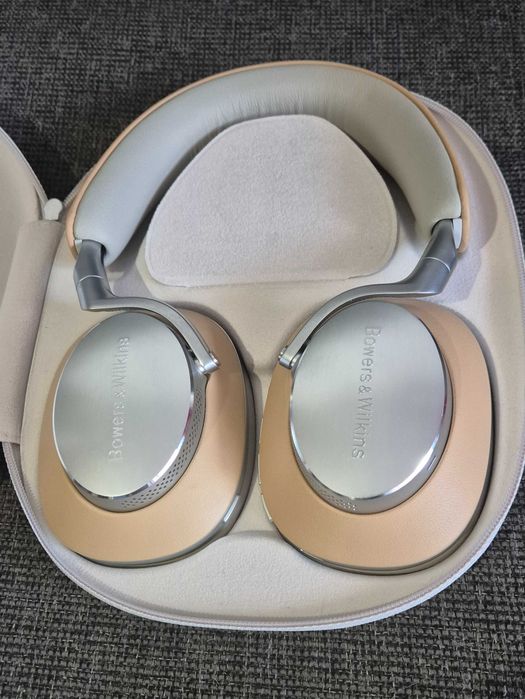 Casti Bowers & Wilkins PX8 Noi