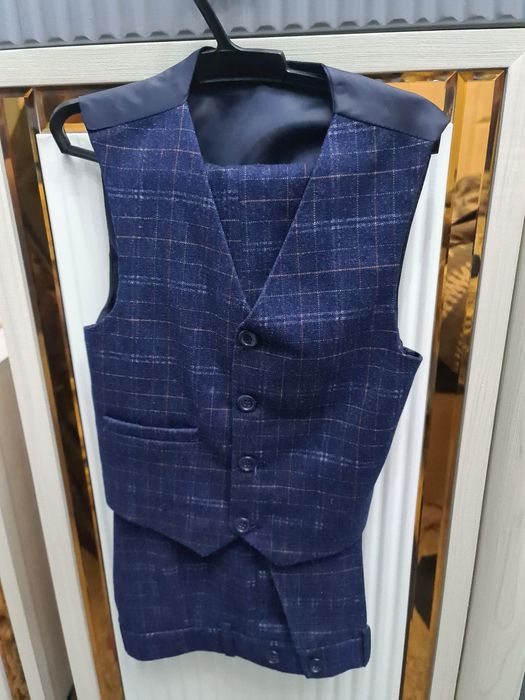 Кастюм тройка сатылады