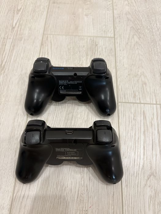 Джойстици и игри за  PS3