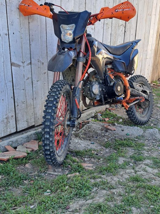 Vând cross 125 cc