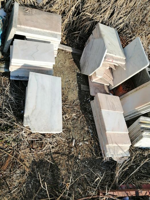 Vând placi marmura Rușchița comemorative pretabile cimitir și glafuri.