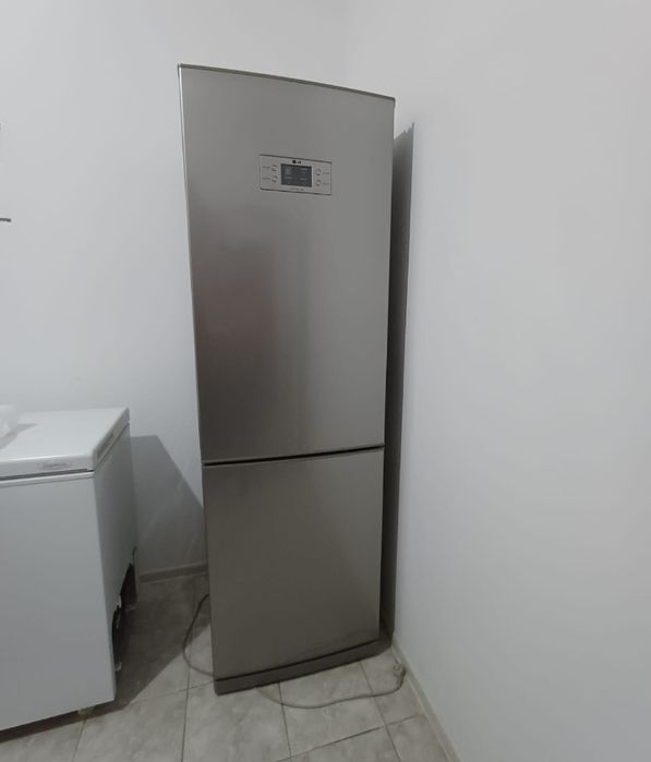 Холодильник LG двухкамерный